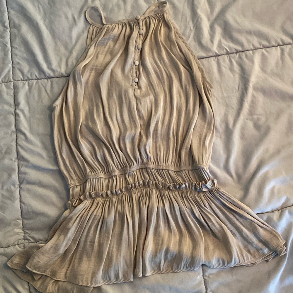 Medium silverfish gold tank top. Buttons in front